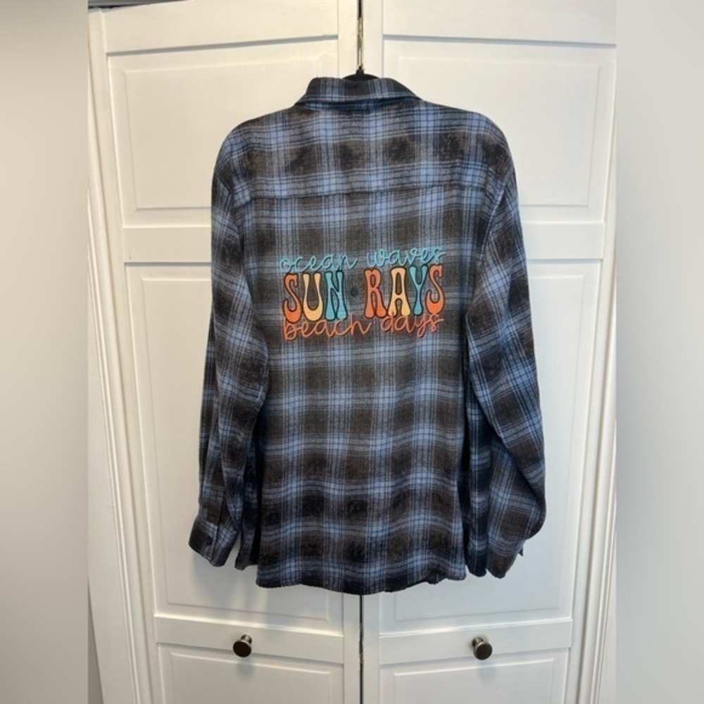 Upcycled Bleached Flannel Shirt With The Saying ocean waves SUN RAYS bea…